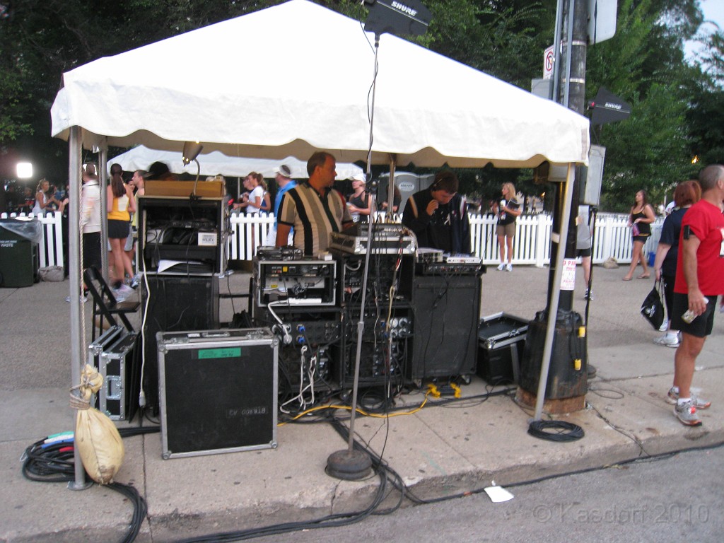 Chicago Rock N Roll 2010 0230.jpg - But the sound system is definately working well.
